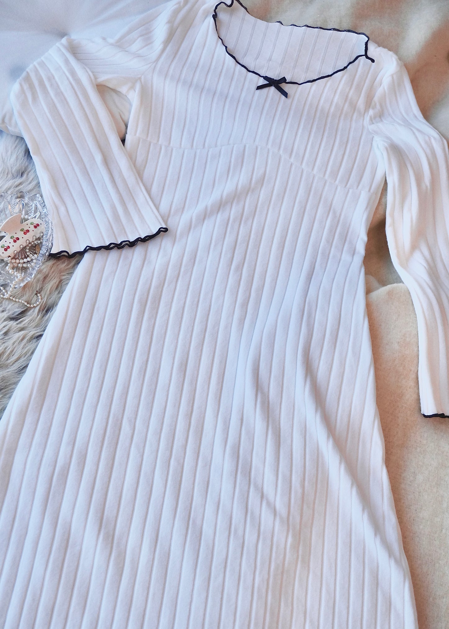 Noel Noir White Lounge Dress