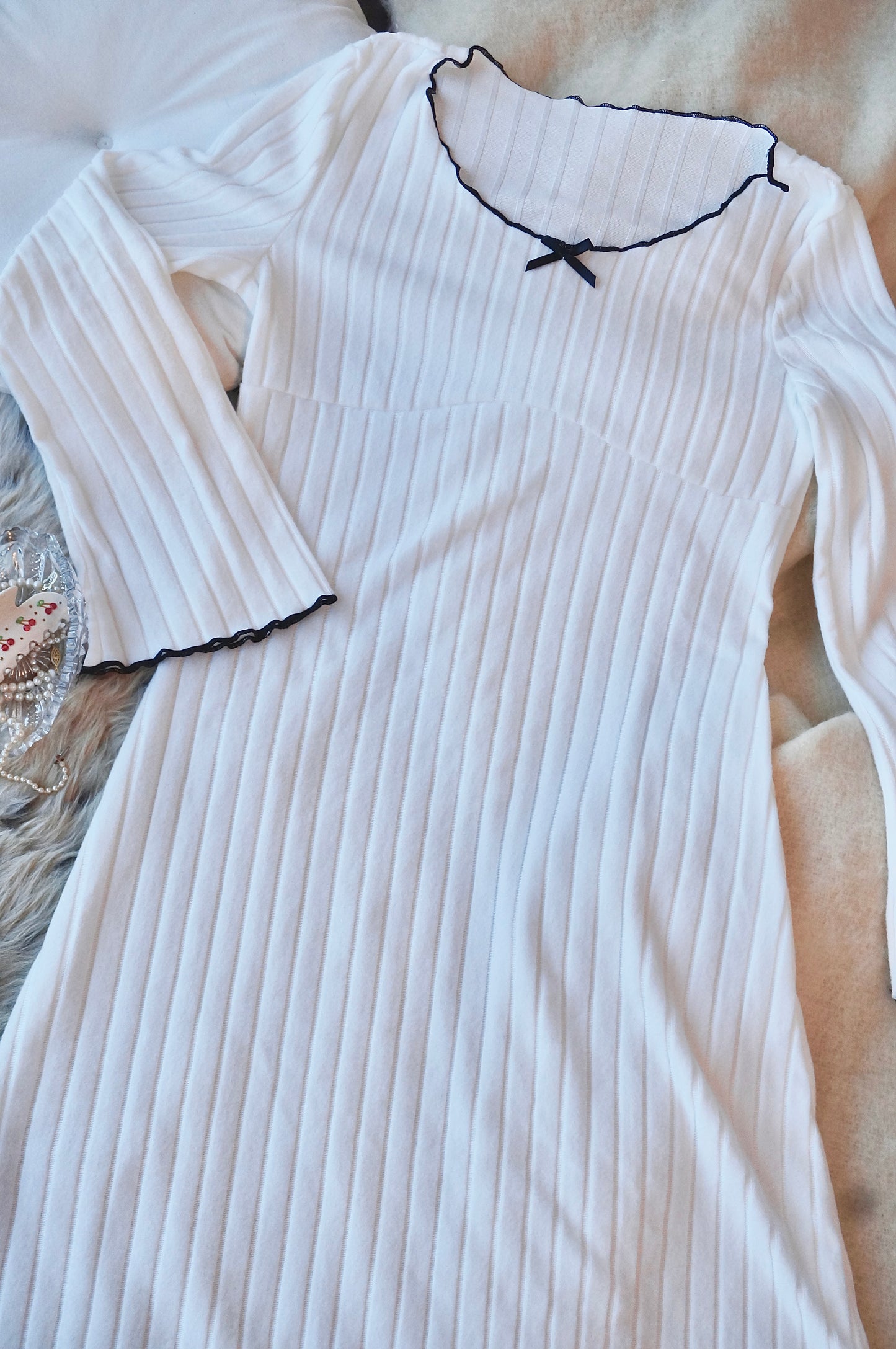 Noel Noir White Lounge Dress