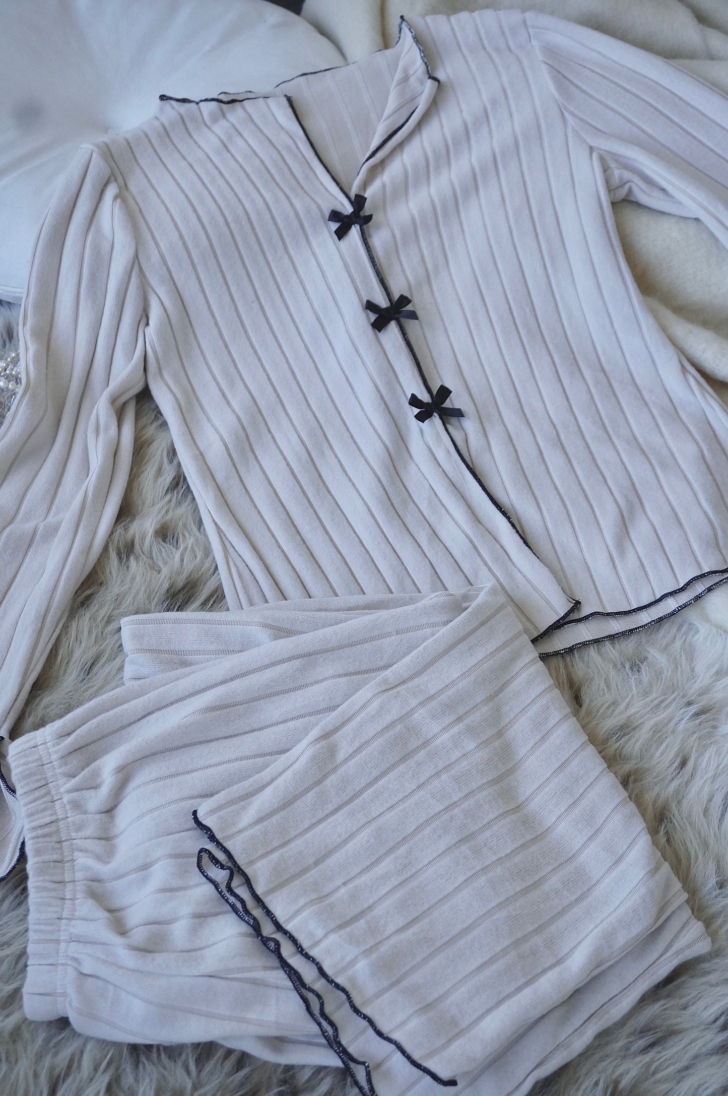 Noel Noir Creamy White Pajama Set