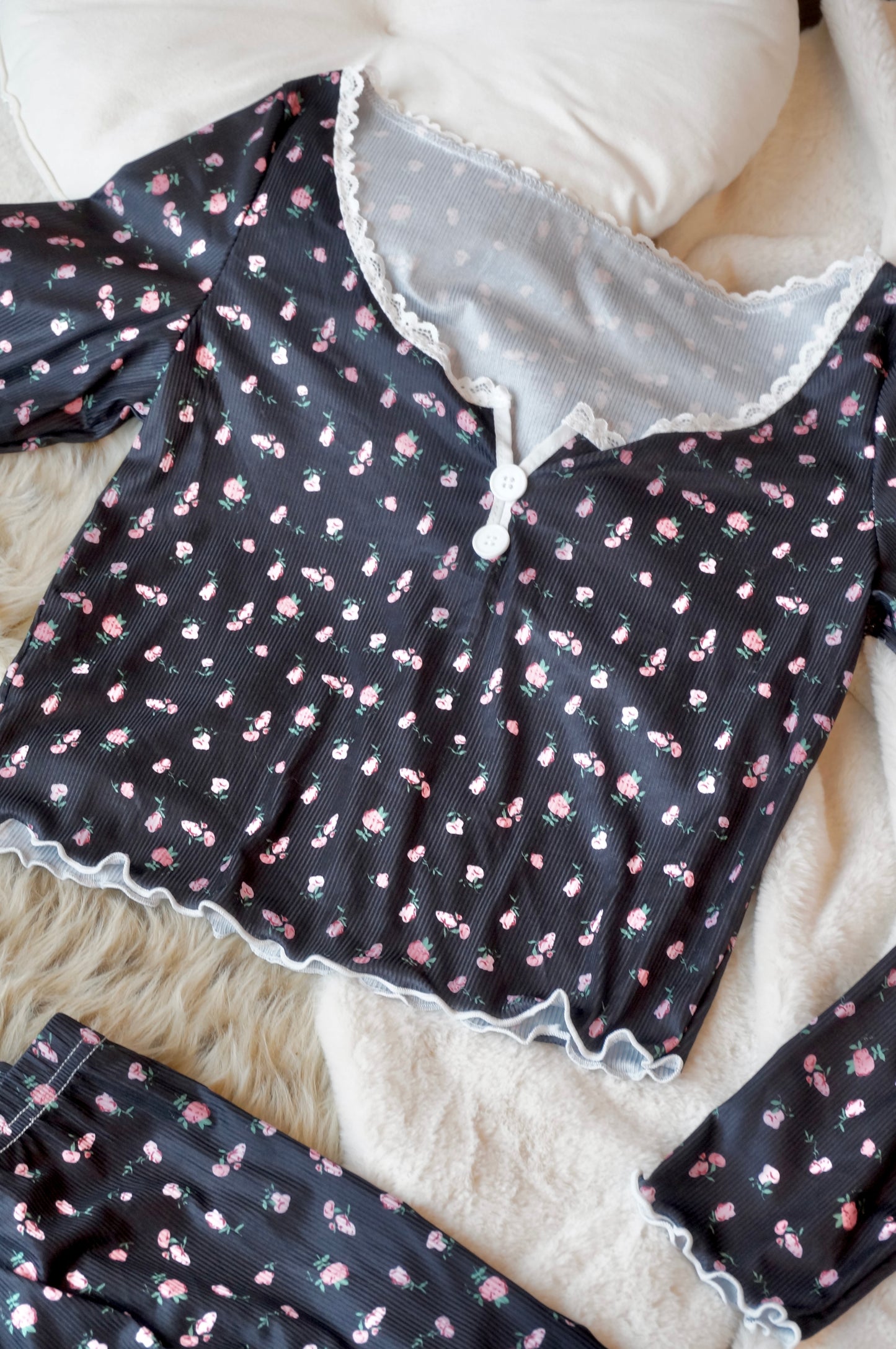 Roses and Rosè Long sleeve Black pyjama set