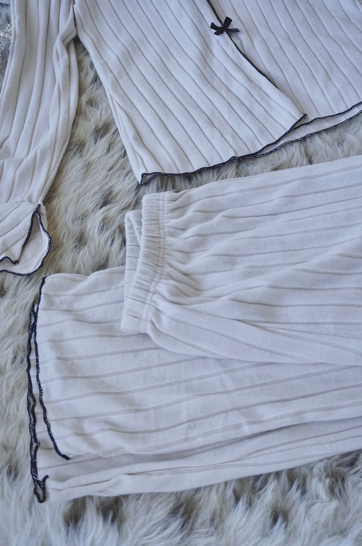 Noel Noir Creamy White Pajama Set
