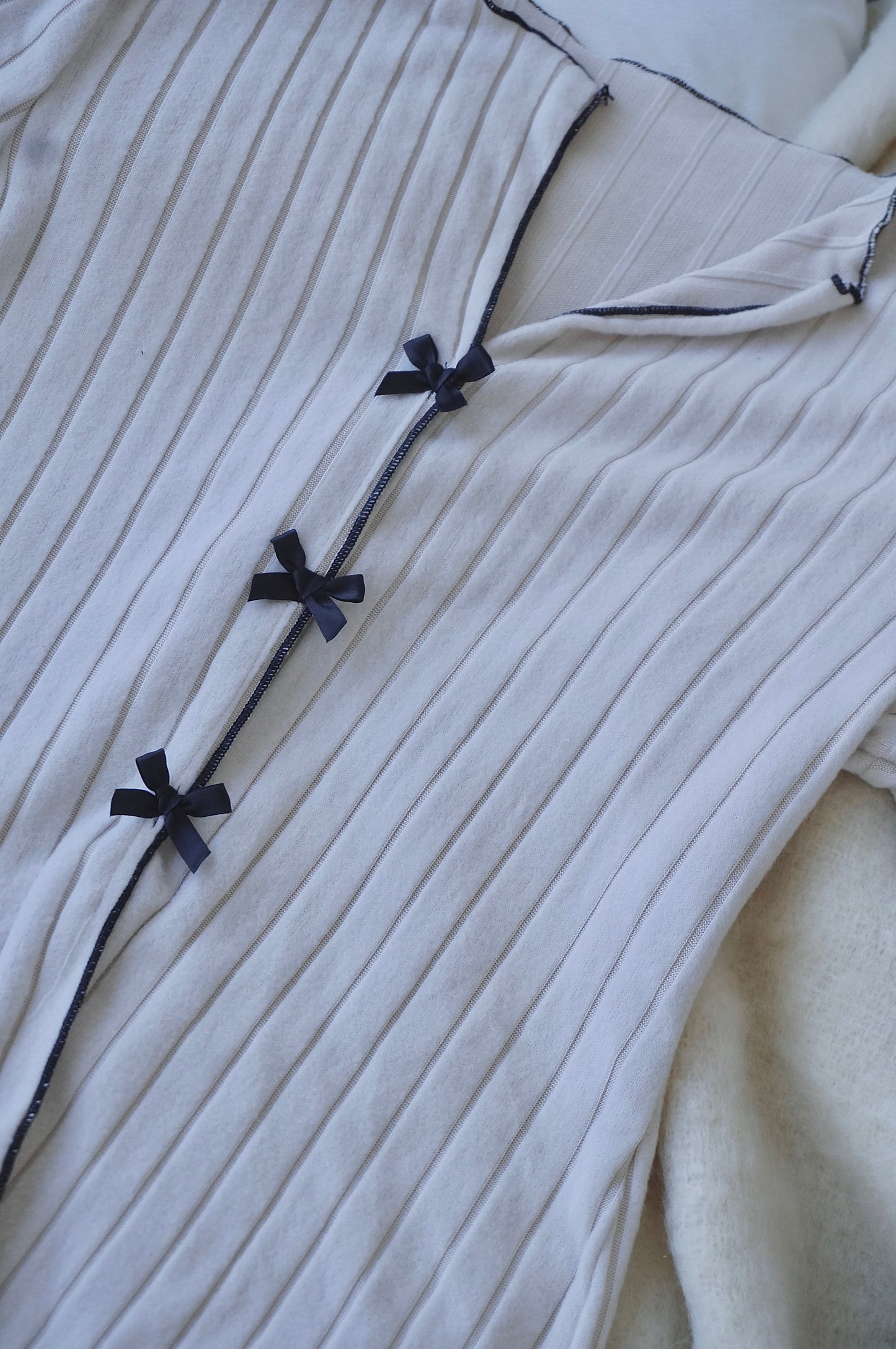 Noel Noir Creamy White Pajama Set