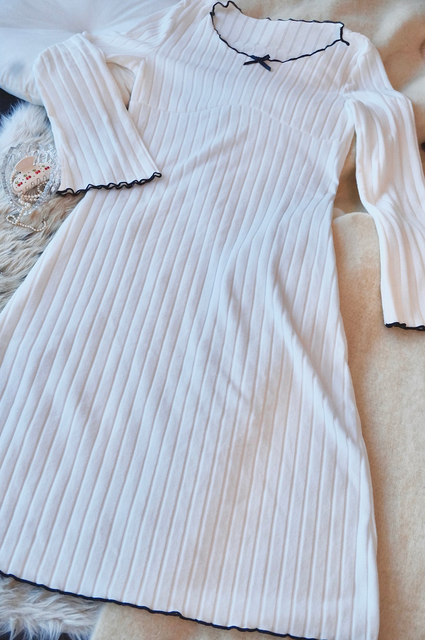 Noel Noir White Lounge Dress