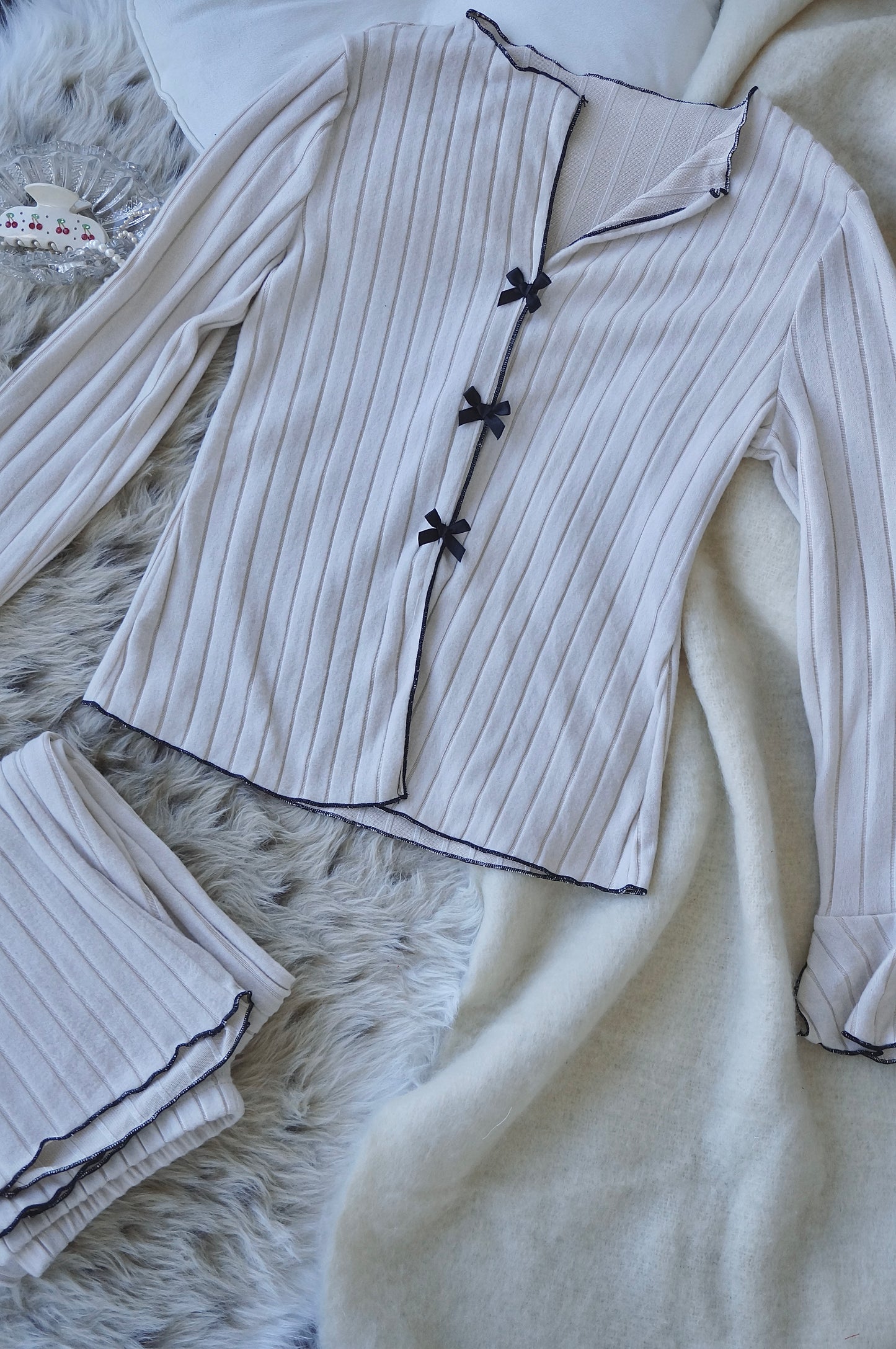 Noel Noir Creamy White Pajama Set