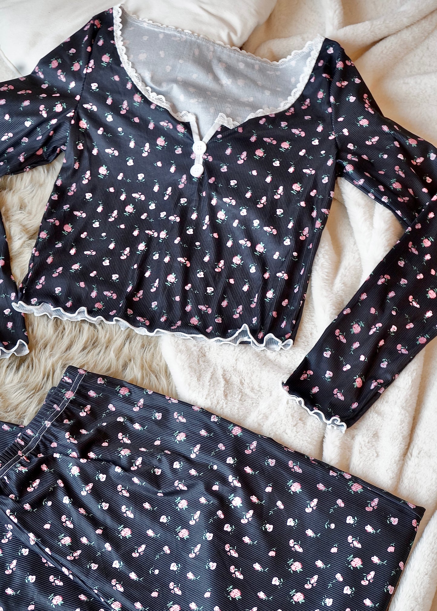 Roses and Rosè Long sleeve Black pyjama set