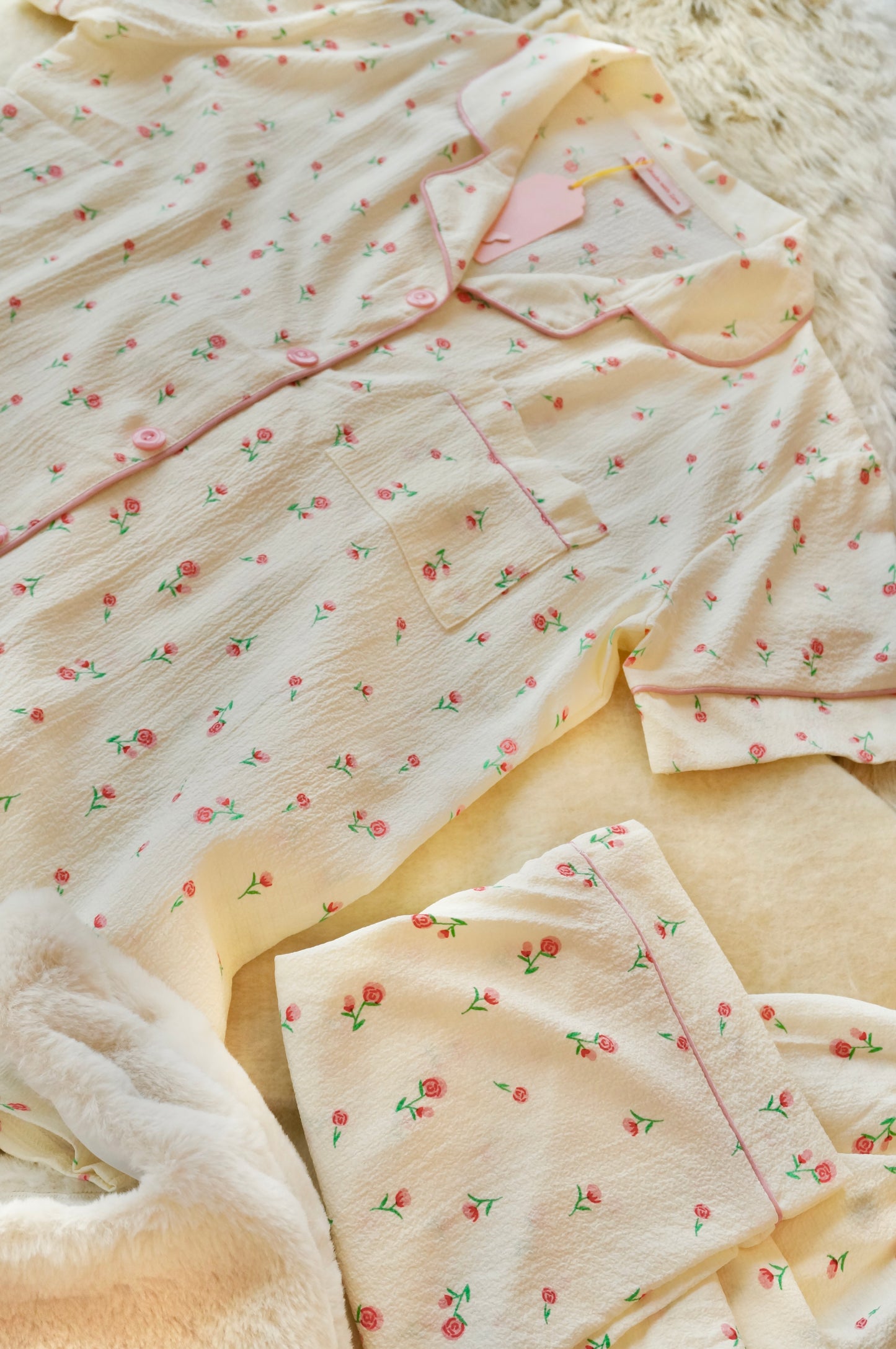 Lost in Roses Pyjama Set