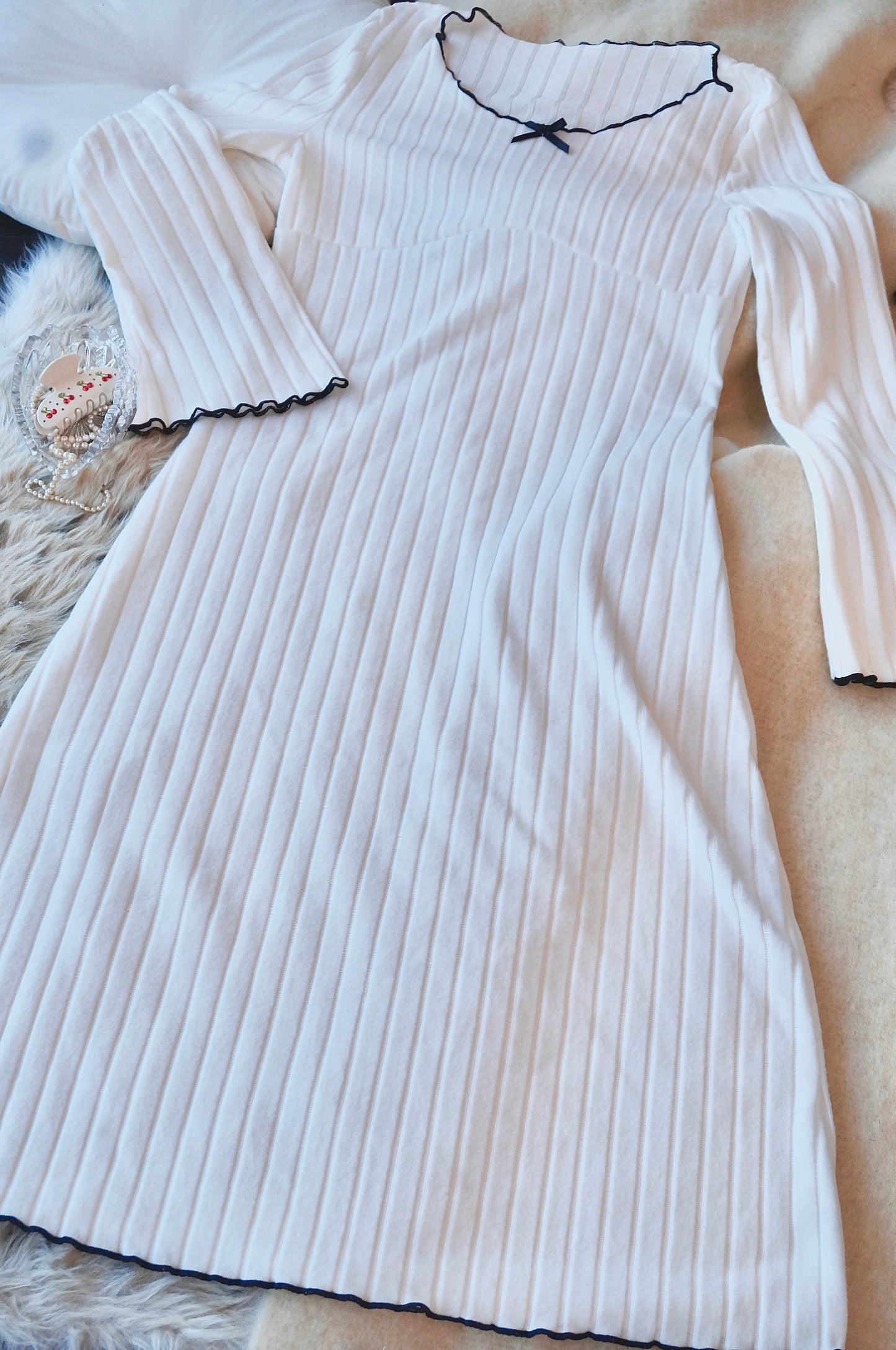 Noel Noir White Lounge Dress