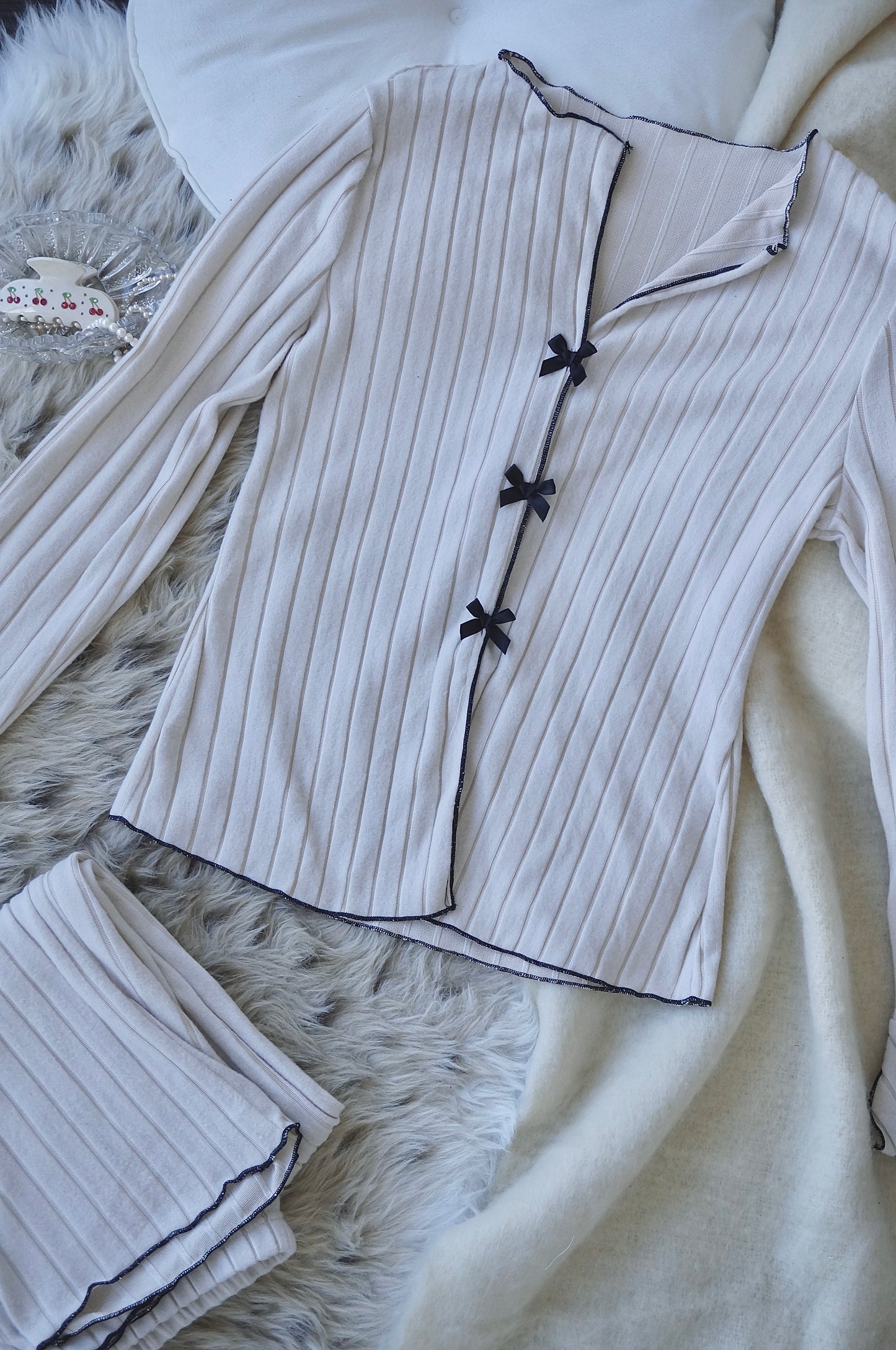Noel Noir Creamy White Pajama Set