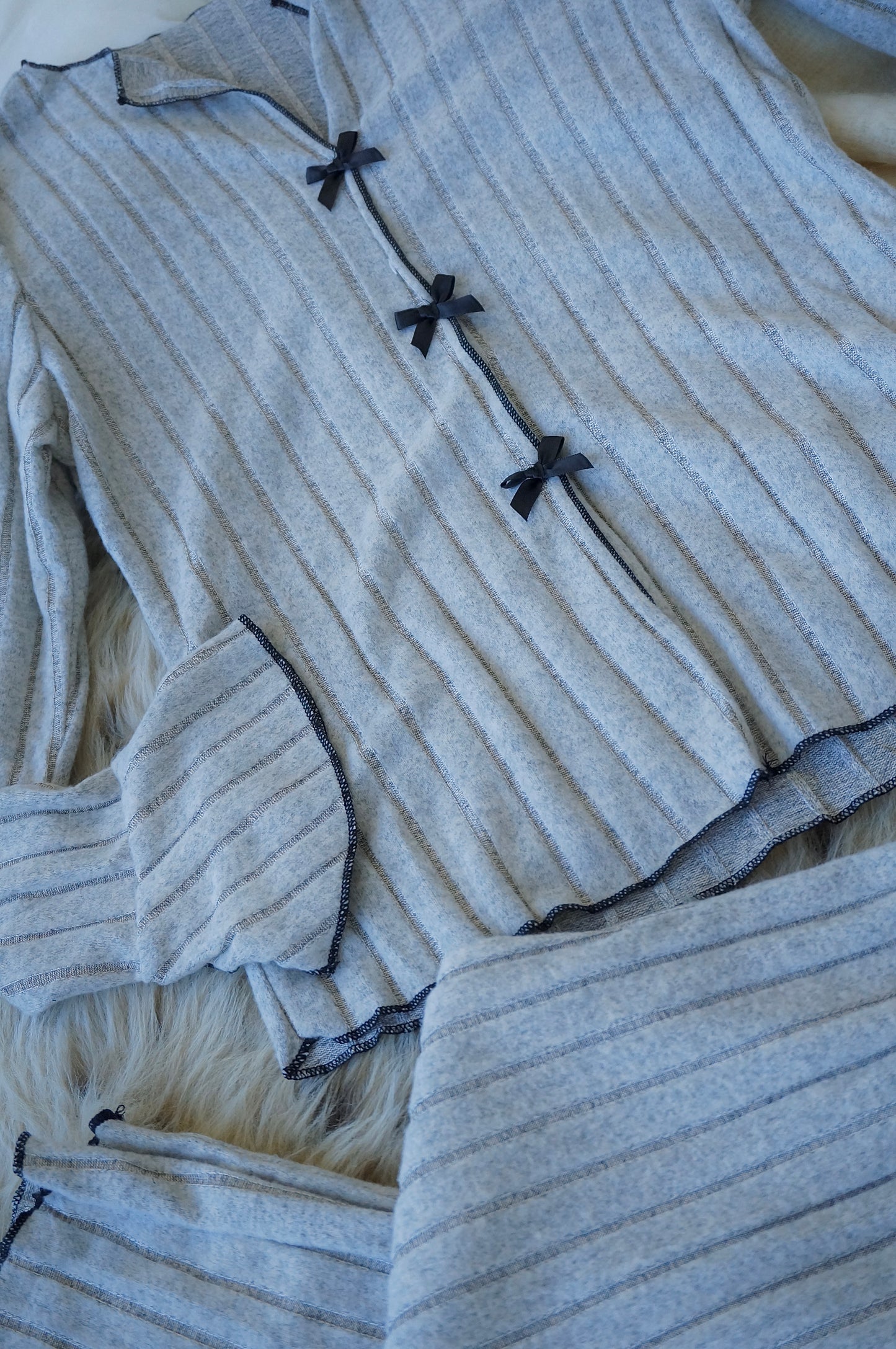 Noel Noir Creamy Gray Pajama Set