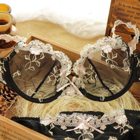 Meadow embroidery bra set
