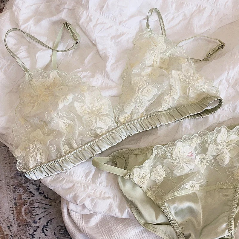 Nice Time Embroidery Lace Lingerie Set